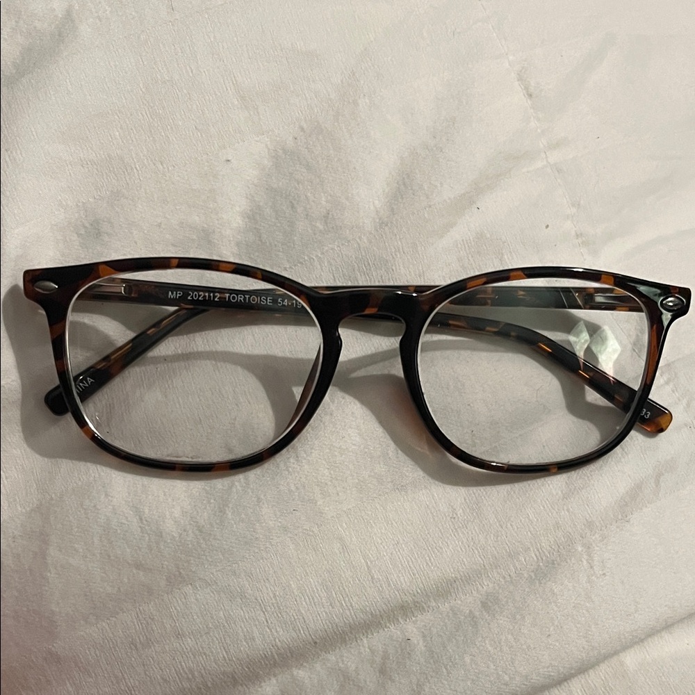 Ina Tortoiseshell Glasses - Picture 2 of 4